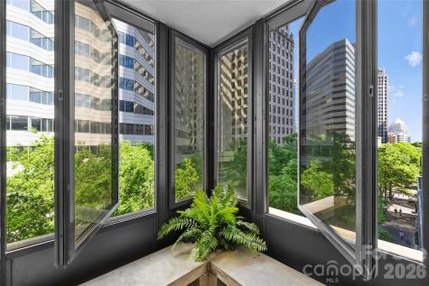139 S Tryon Street Charlotte NC 28202
