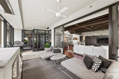139 S Tryon Street Charlotte NC 28202