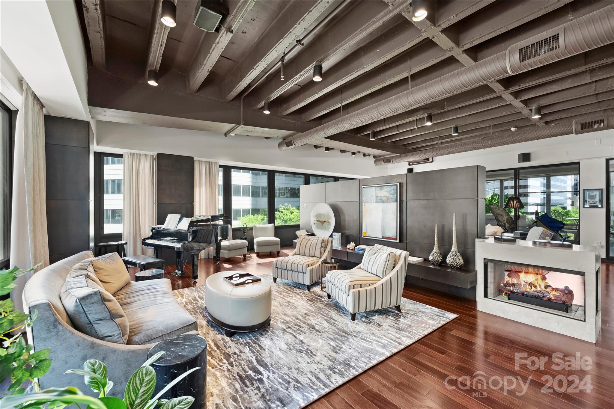 139 S Tryon Street Charlotte NC 28202