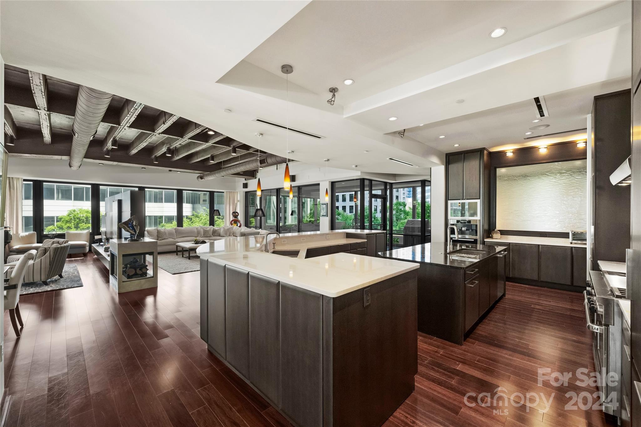 139 S Tryon Street Charlotte NC 28202
