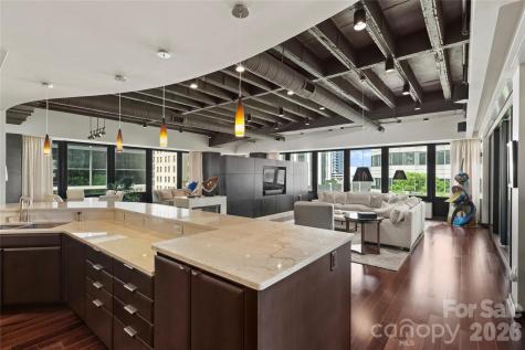 139 S Tryon Street Charlotte NC 28202