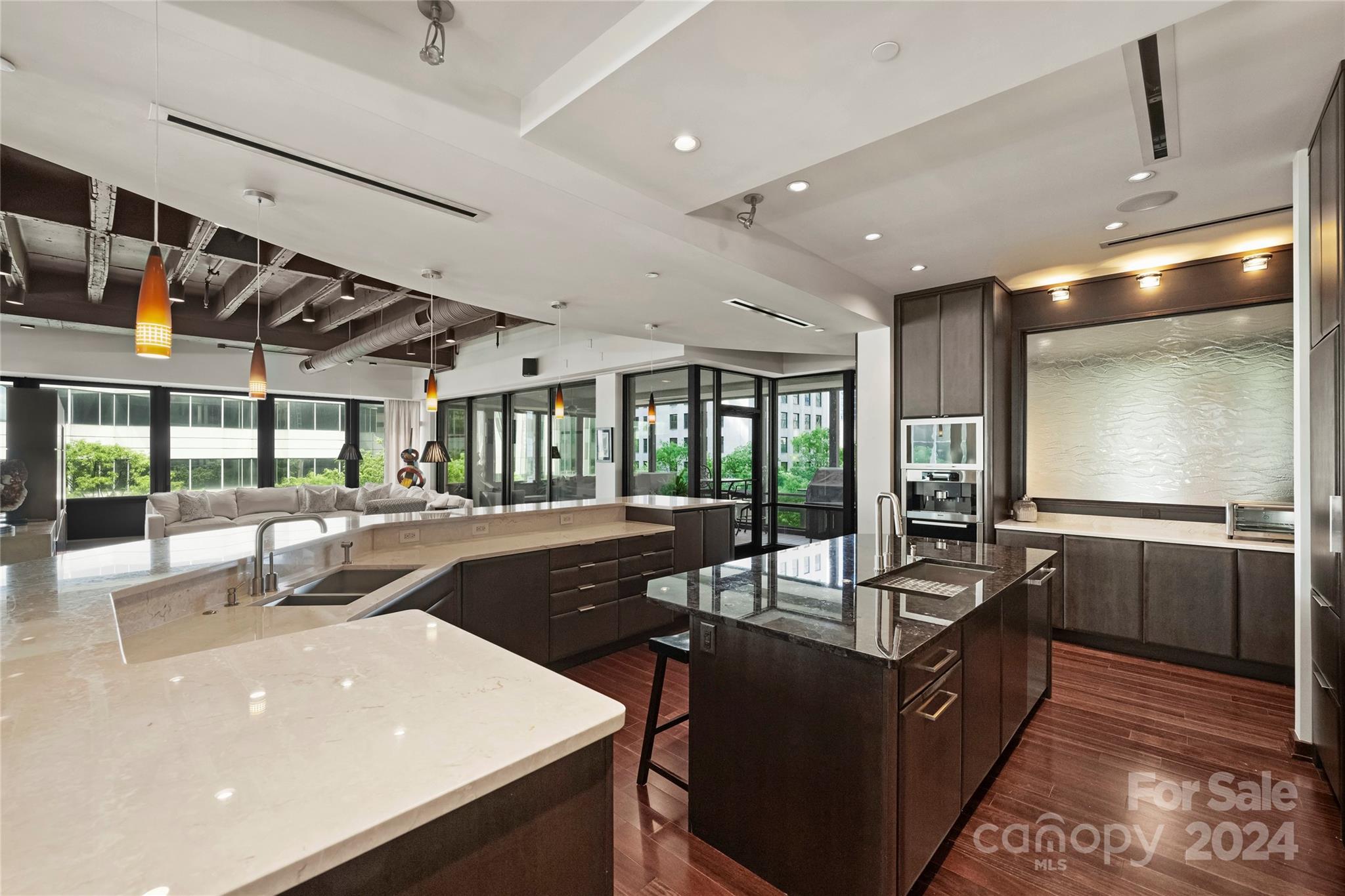 139 S Tryon Street Charlotte NC 28202