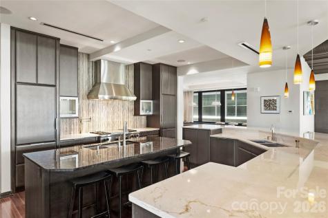 139 S Tryon Street Charlotte NC 28202