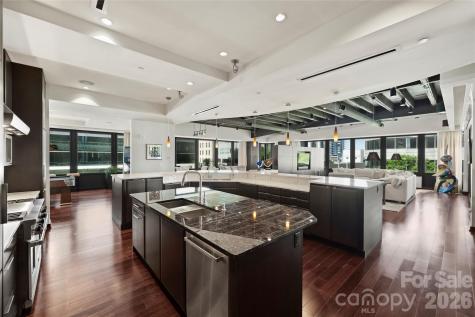 139 S Tryon Street Charlotte NC 28202