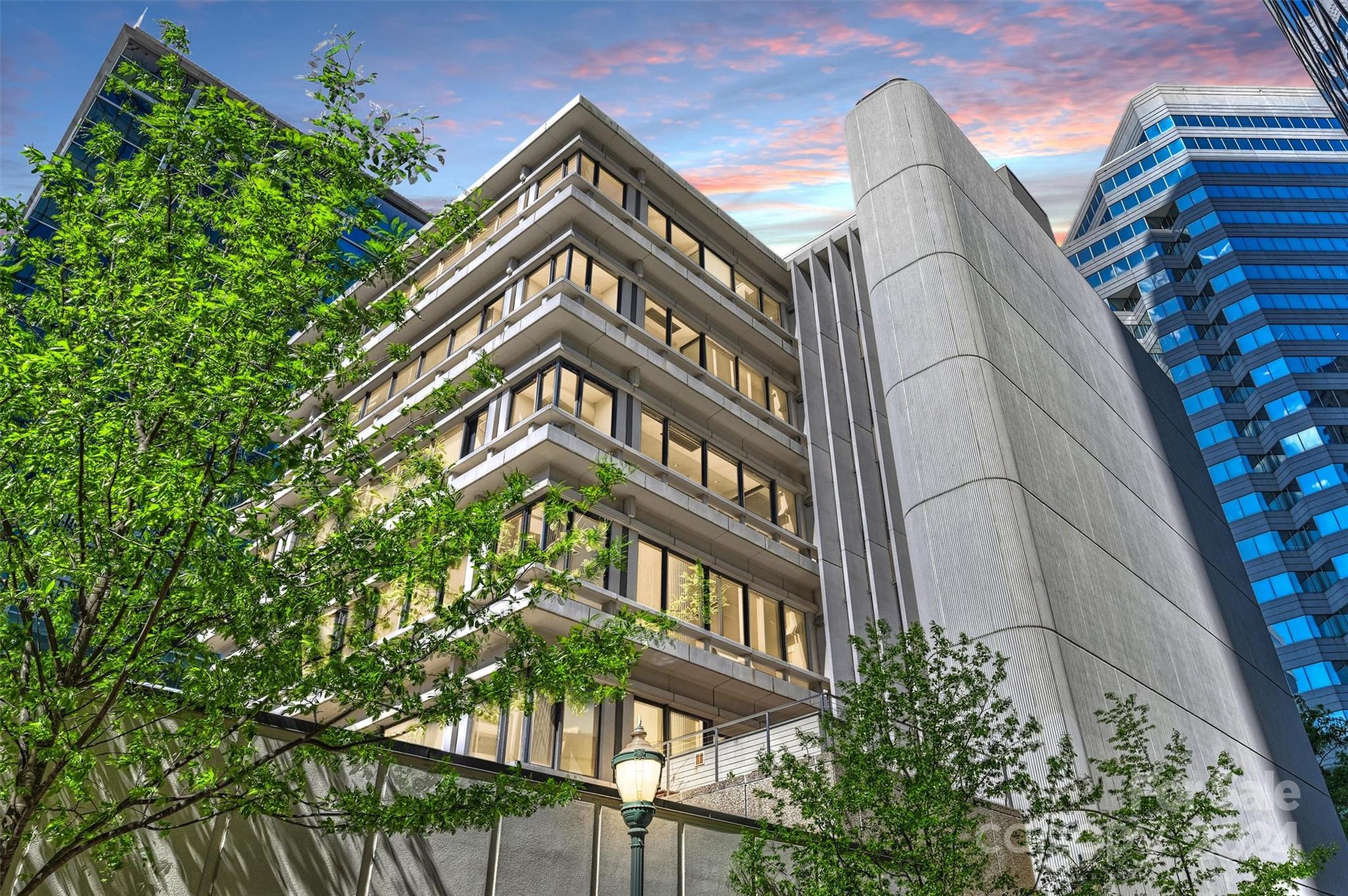 139 S Tryon Street Charlotte NC 28202