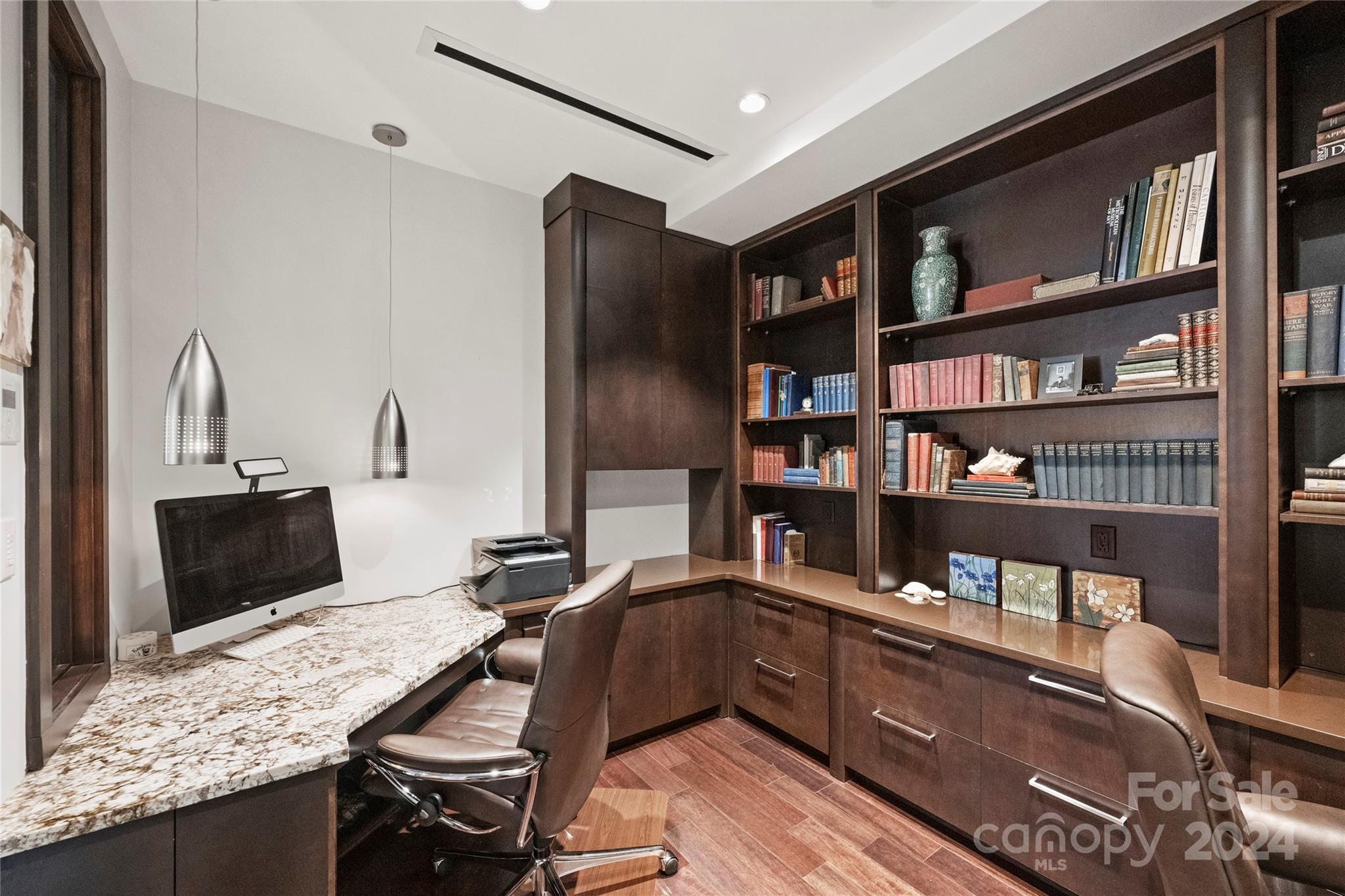 139 S Tryon Street Charlotte NC 28202