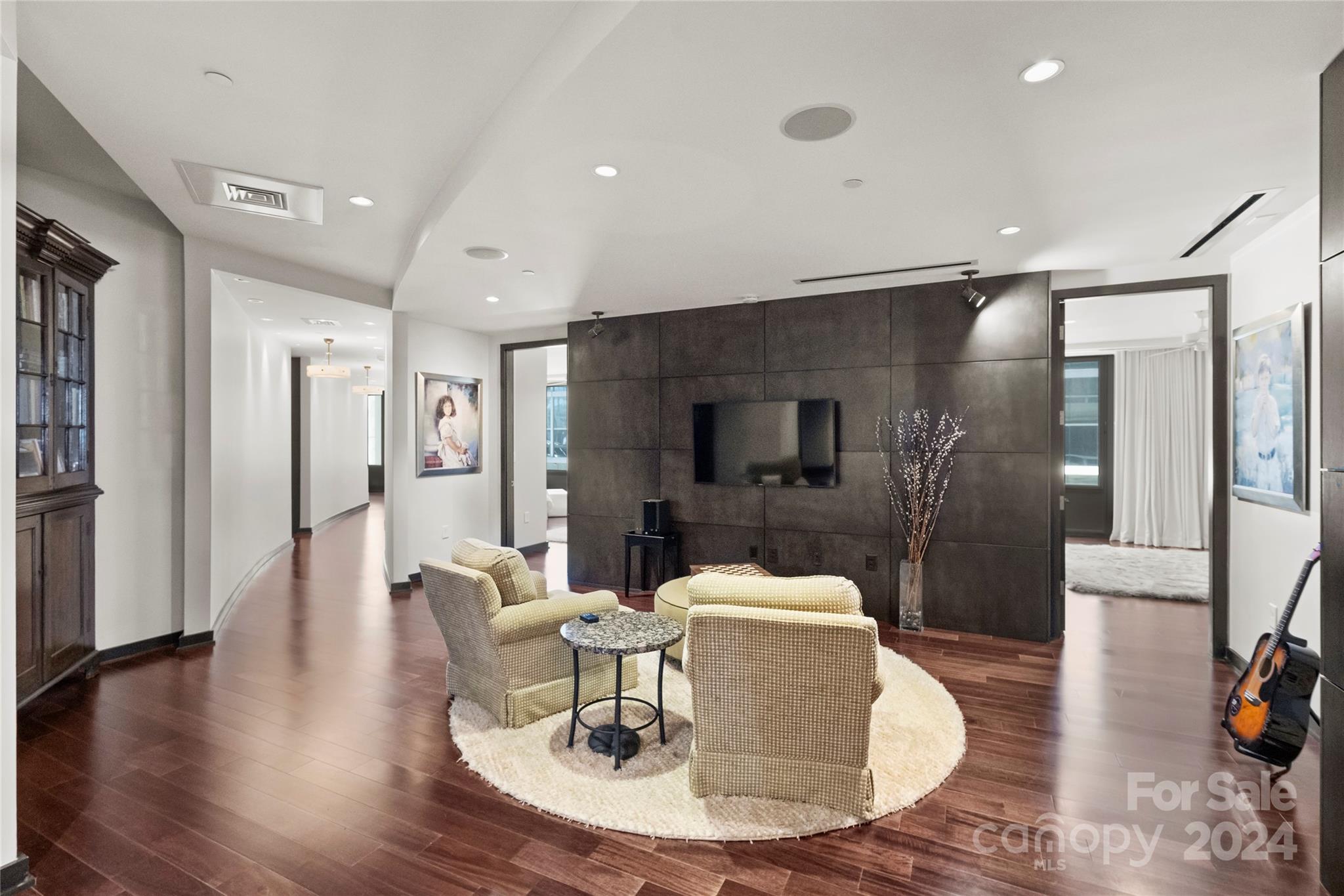 139 S Tryon Street Charlotte NC 28202