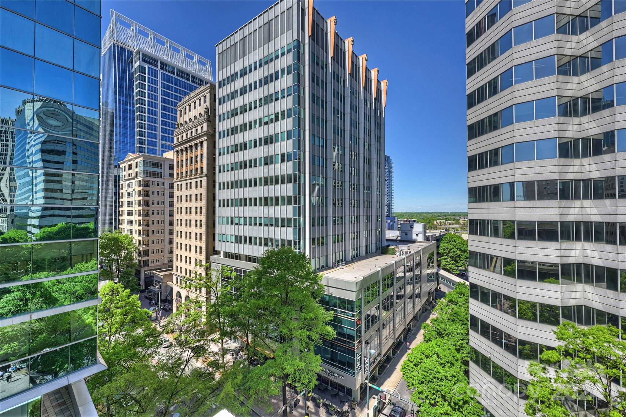 139 S Tryon Street Charlotte NC 28202