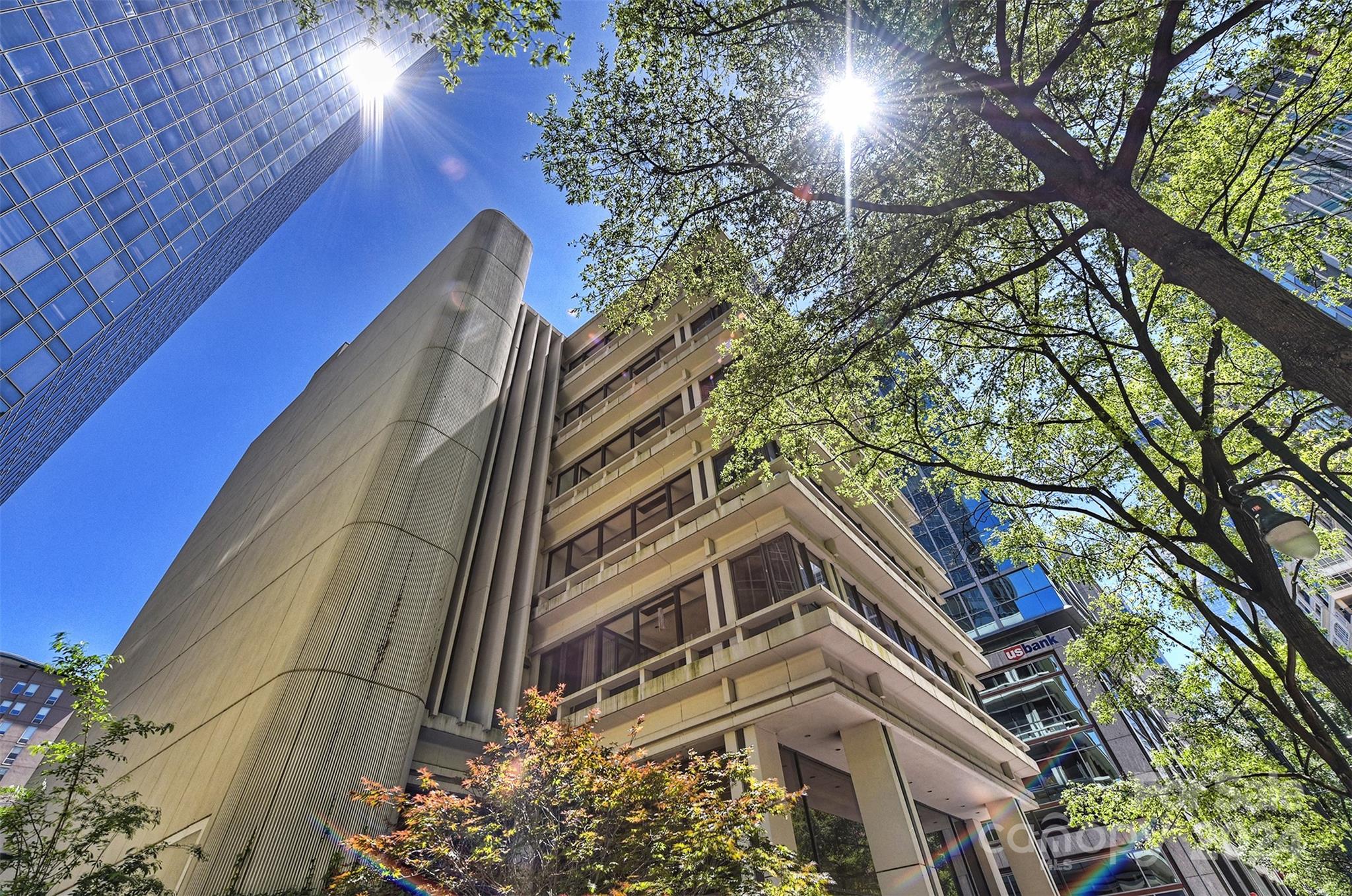 139 S Tryon Street Charlotte NC 28202