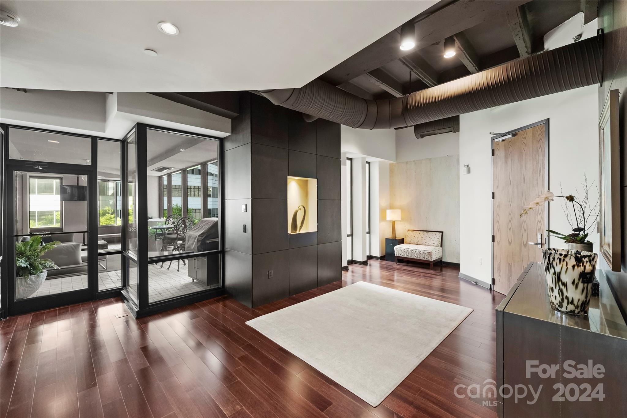 139 S Tryon Street Charlotte NC 28202