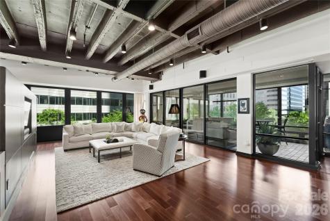 139 S Tryon Street Charlotte NC 28202