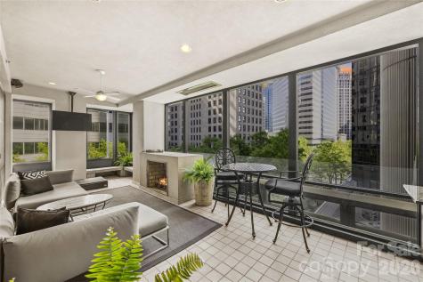 139 S Tryon Street Charlotte NC 28202
