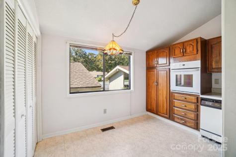 157 Glen Cannon Point Pisgah Forest NC 28768