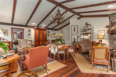 1802 Timber Trail Asheville NC 28804