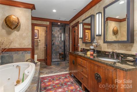 1802 Timber Trail Asheville NC 28804