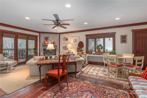 1802 Timber Trail Asheville NC 28804