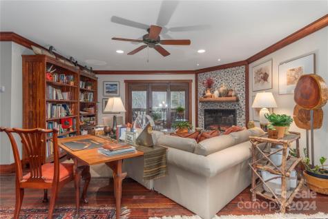 1802 Timber Trail Asheville NC 28804