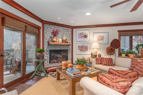1802 Timber Trail Asheville NC 28804