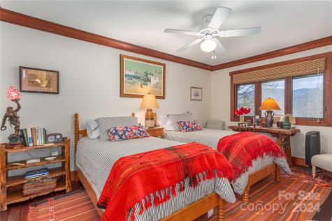 1802 Timber Trail Asheville NC 28804