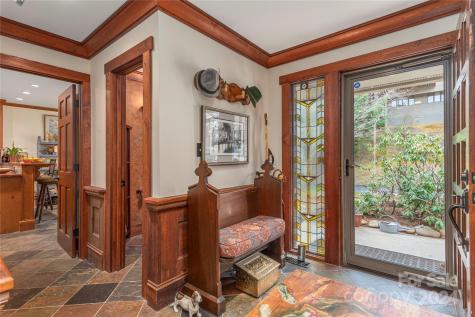 1802 Timber Trail Asheville NC 28804
