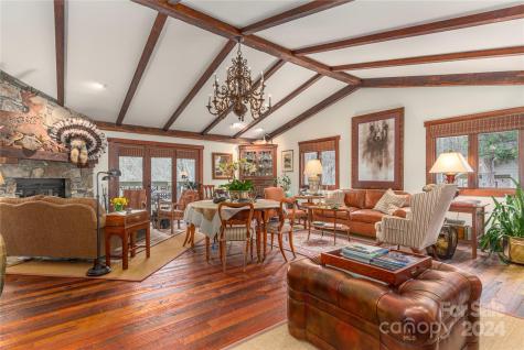 1802 Timber Trail Asheville NC 28804