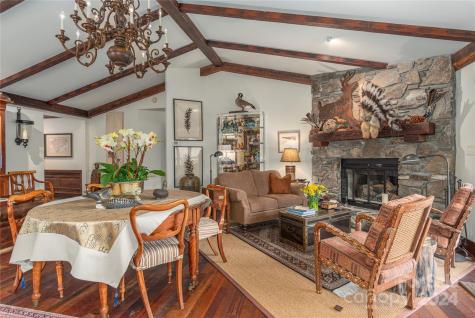 1802 Timber Trail Asheville NC 28804