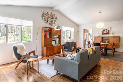 1002 Timber Lane Asheville NC 28804