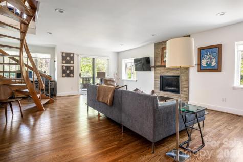 1002 Timber Lane Asheville NC 28804