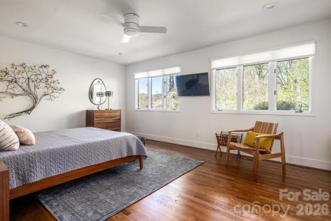 1002 Timber Lane Asheville NC 28804
