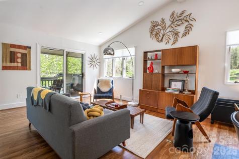 1002 Timber Lane Asheville NC 28804