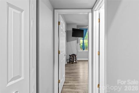 376 Meadows Circle Winston Salem NC 27104