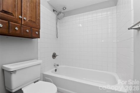 5009 Sharon Road Charlotte NC 28210