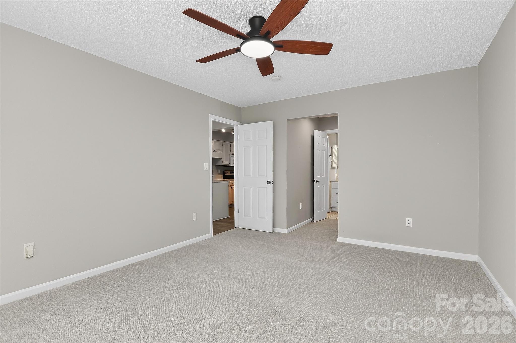 5009 Sharon Road Charlotte NC 28210