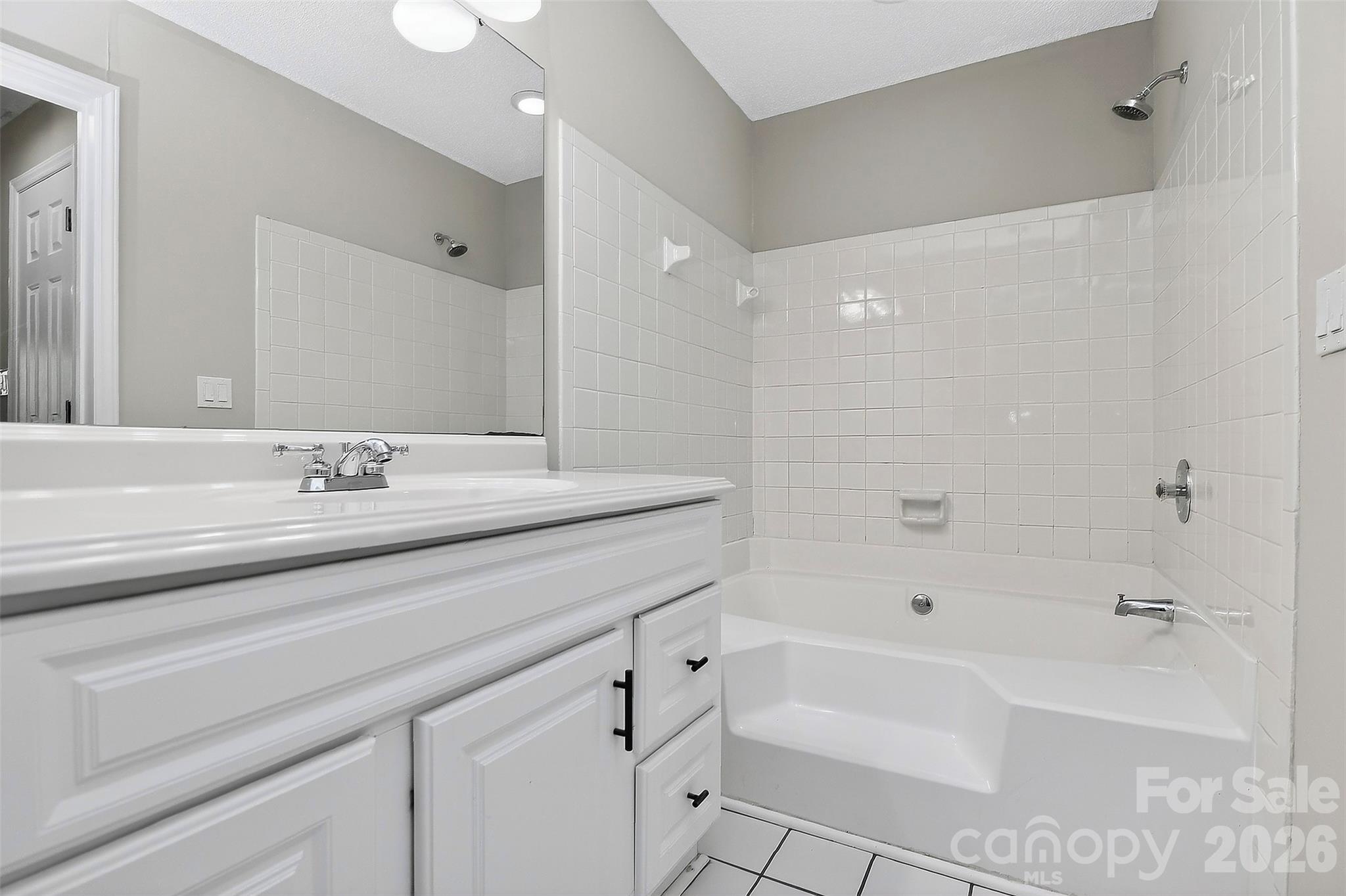 5009 Sharon Road Charlotte NC 28210