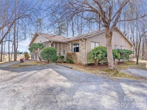 193 Freedom Road Hendersonville NC 28792