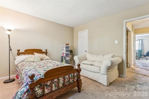 2921 Heathstead Place Charlotte NC 28210