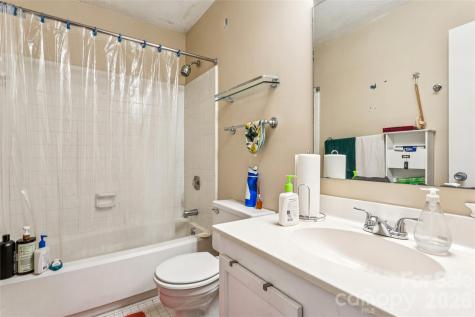2921 Heathstead Place Charlotte NC 28210