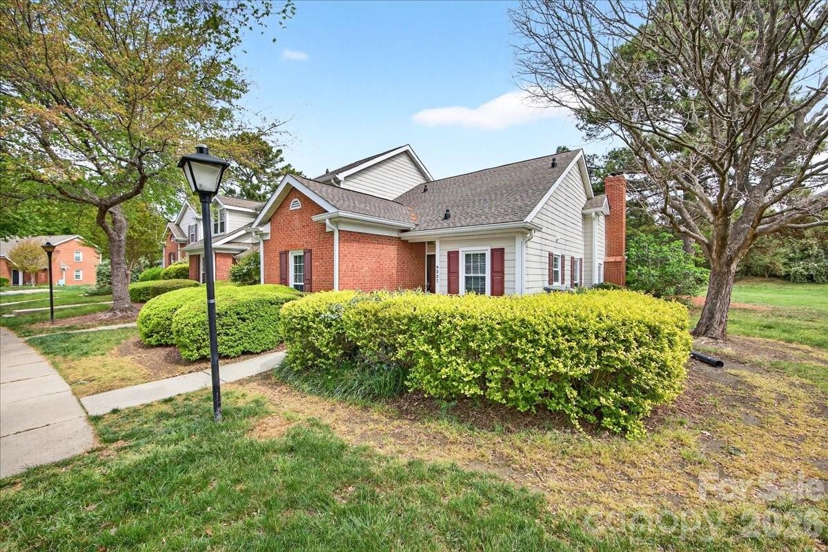 9227 N Vicksburg Park Court Charlotte NC 28210