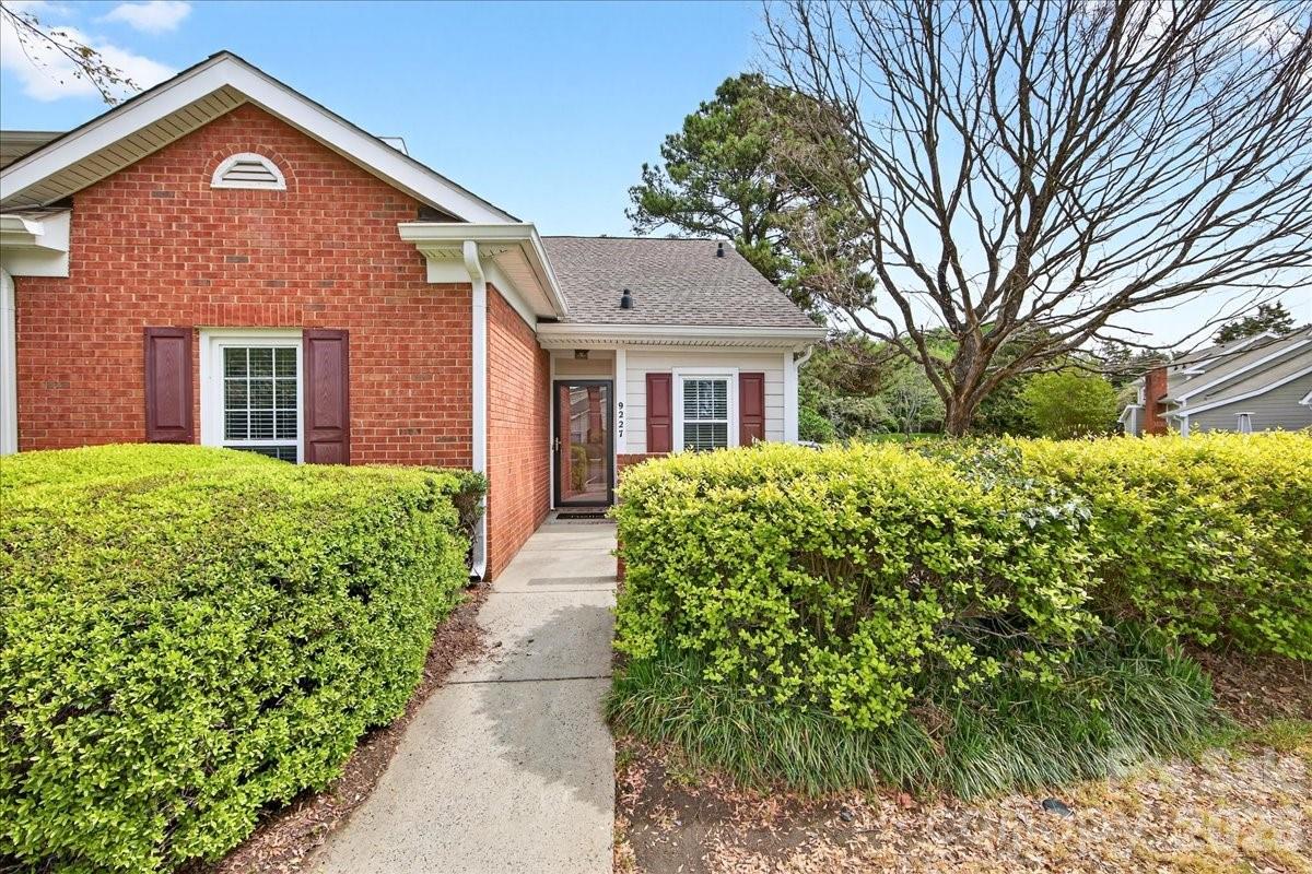 9227 N Vicksburg Park Court Charlotte NC 28210