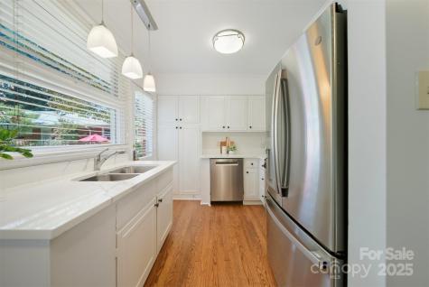 4583 Woodlark Lane Charlotte NC 28211