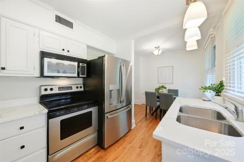 4583 Woodlark Lane Charlotte NC 28211