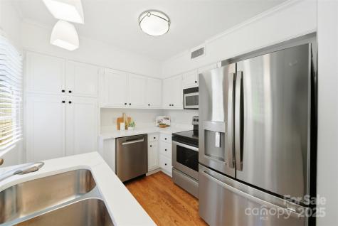 4583 Woodlark Lane Charlotte NC 28211