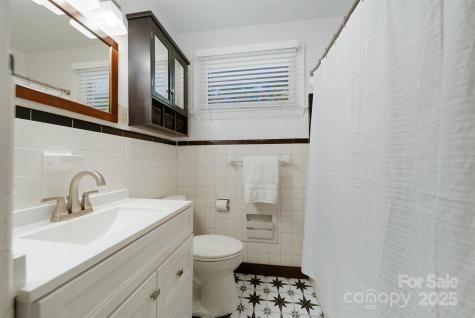 4583 Woodlark Lane Charlotte NC 28211