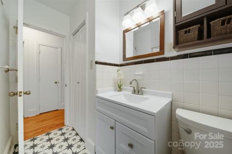 4583 Woodlark Lane Charlotte NC 28211