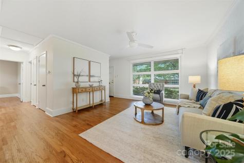 4583 Woodlark Lane Charlotte NC 28211