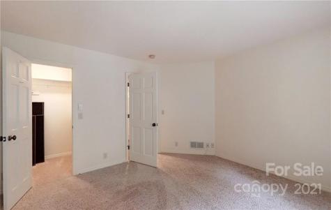 33 Ridge Terrace Asheville NC 28804
