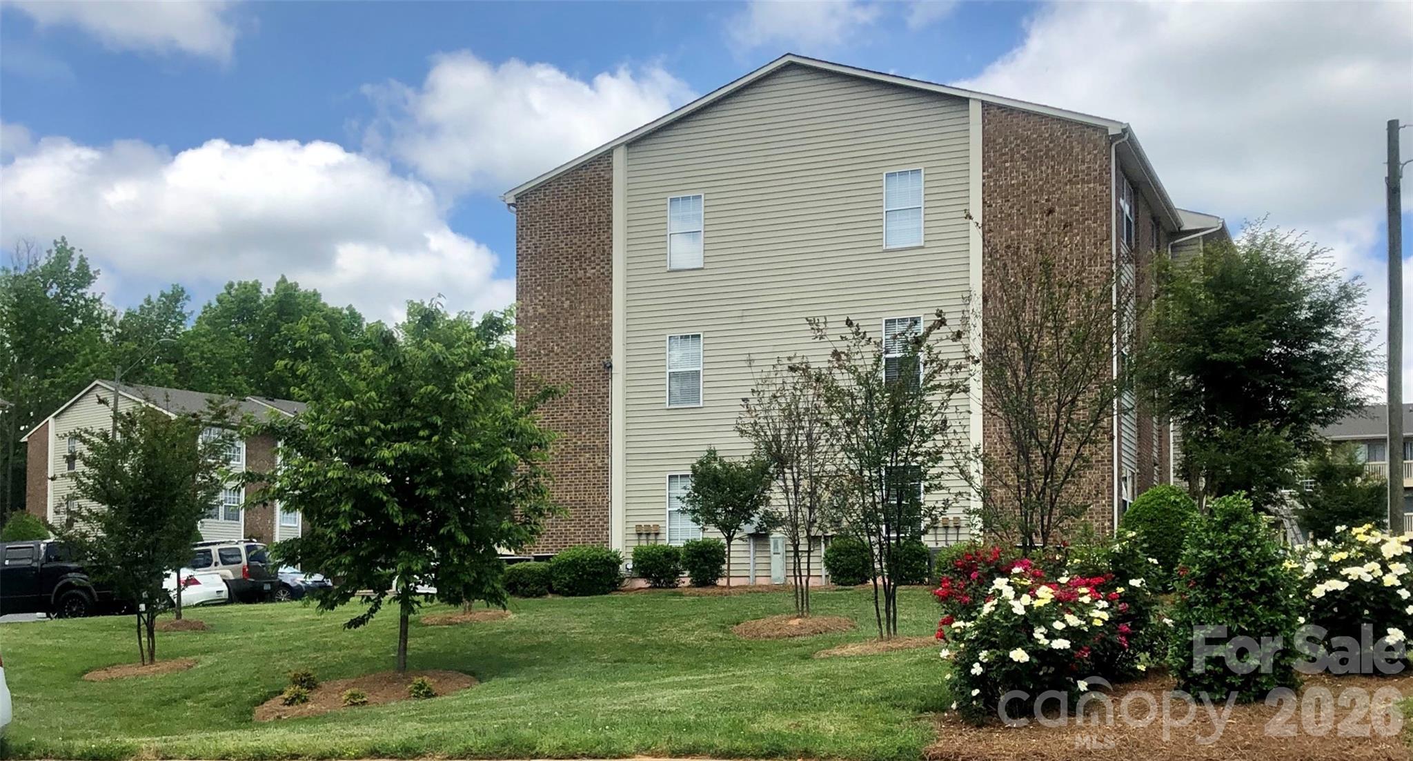 1604 Arlyn Circle Charlotte NC 28213