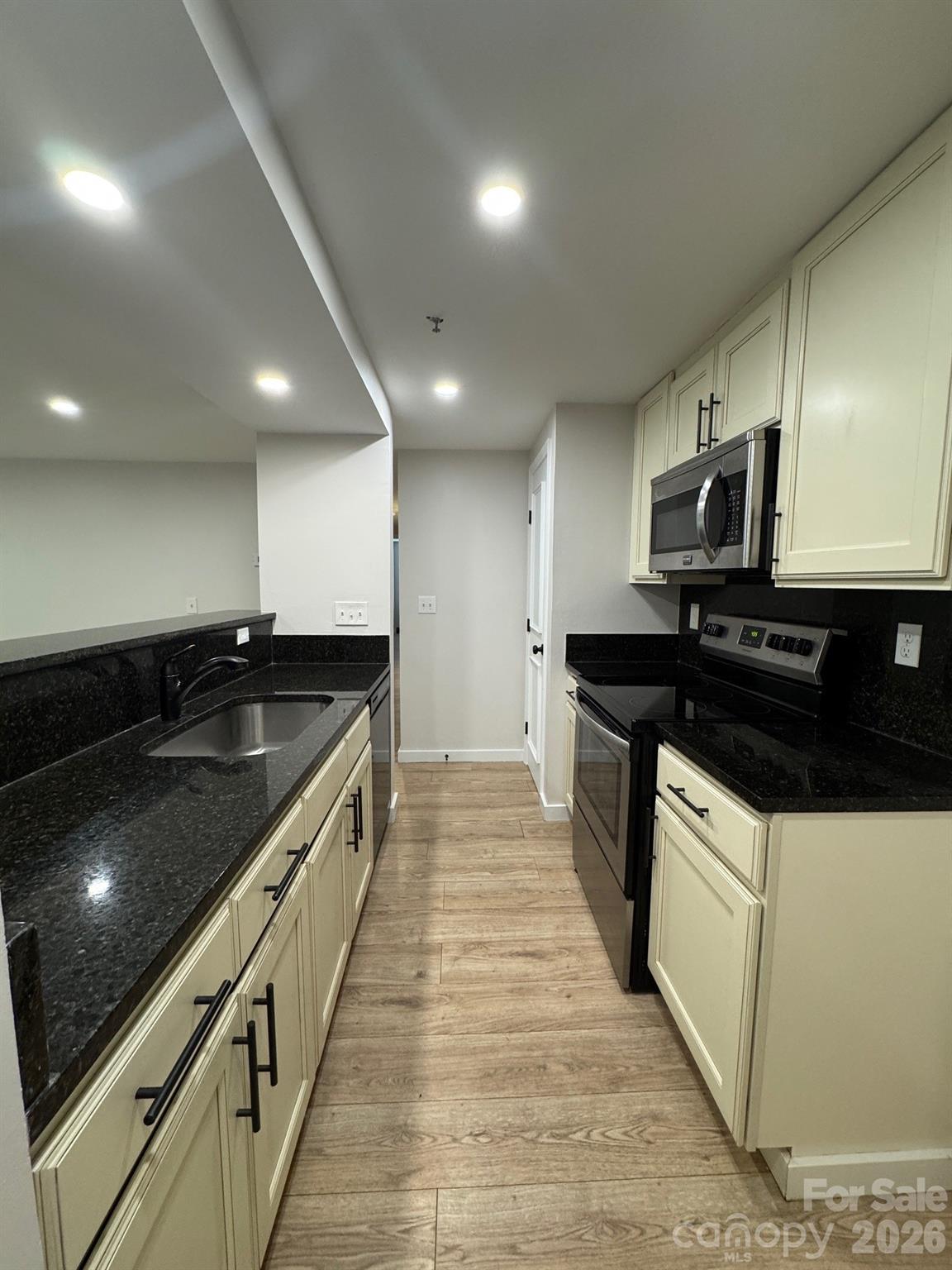 1604 Arlyn Circle Charlotte NC 28213