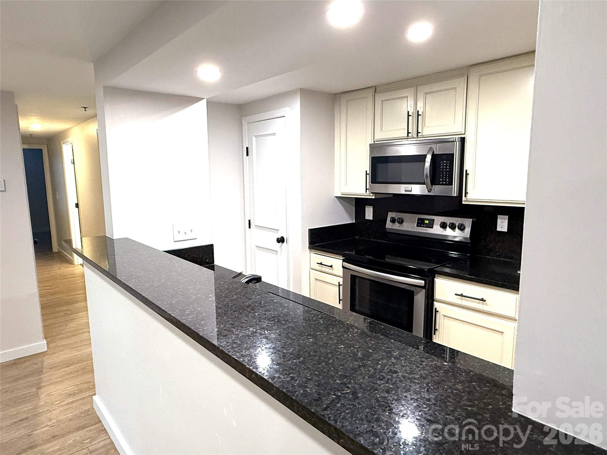 1604 Arlyn Circle Charlotte NC 28213