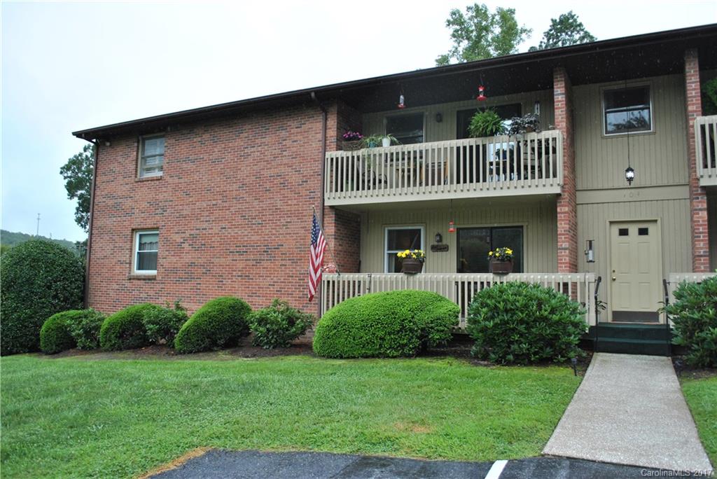 101 Oakwood Place Hendersonville NC 28739